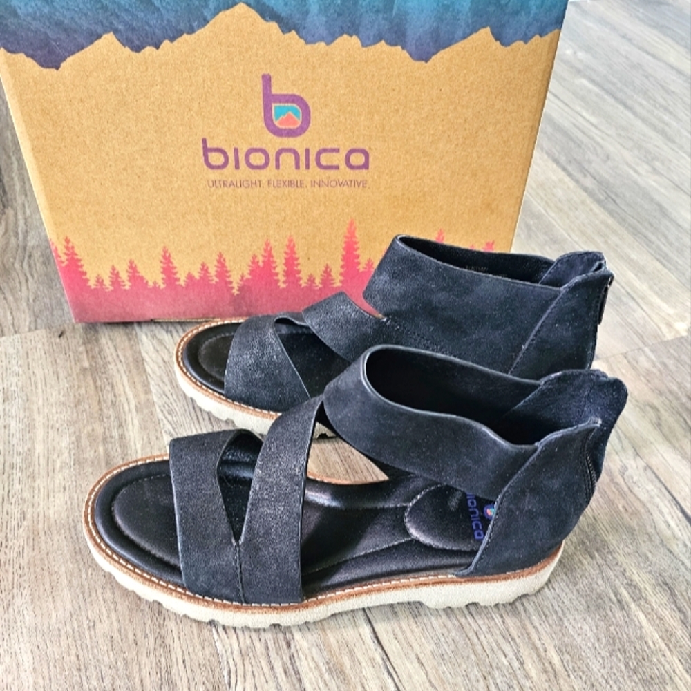 Bionica Daela sandal sz 8.5 **sold out**